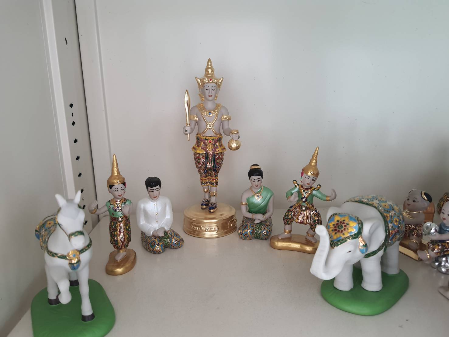 ชุดตั้งศาล