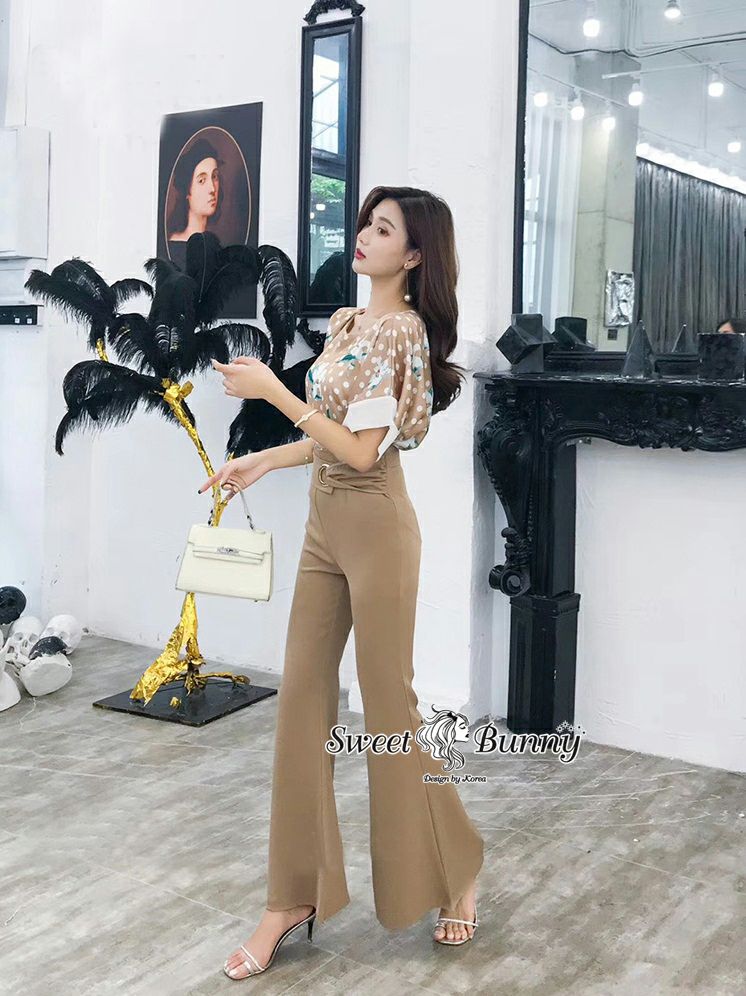 เสื้อคอปาดเล็กน้อยทรงแขนสั้น