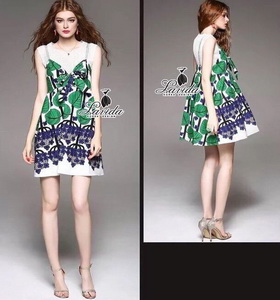 เสื้อตัวในผ้าฉลุบางสีขาวแขนกุด