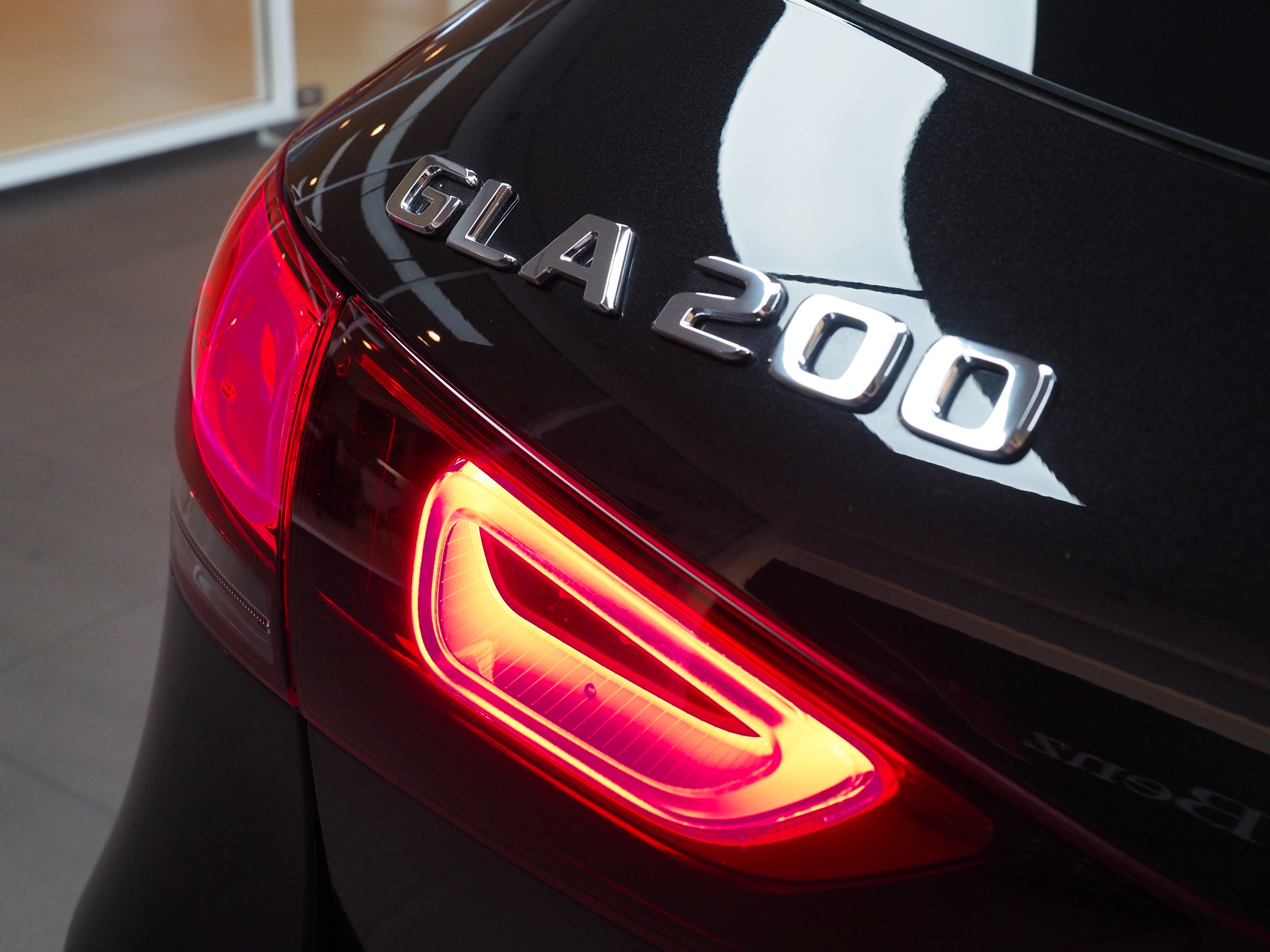 จองแล้ว GLA200 AMG Dynamic W247