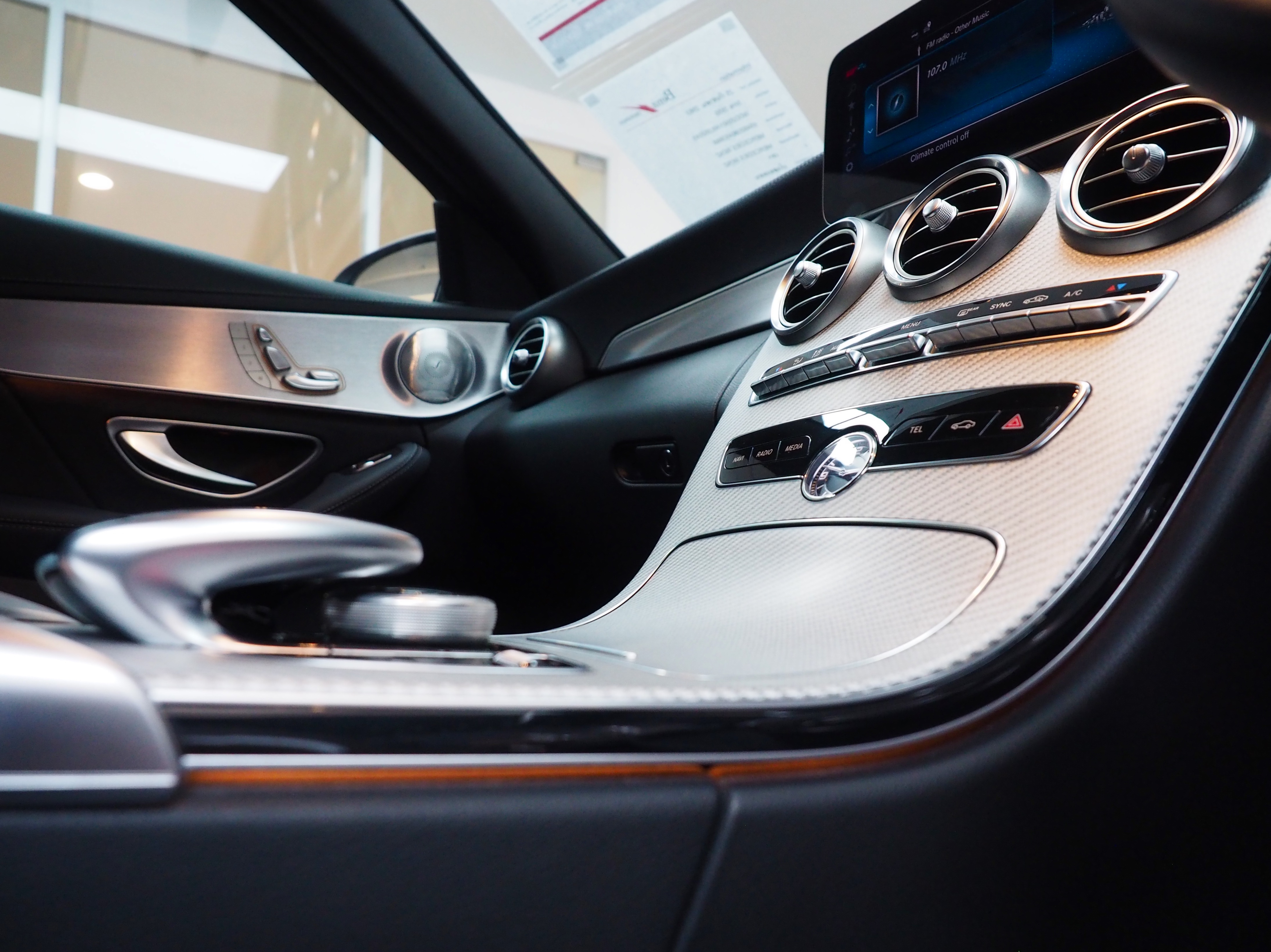 จองแล้ว C220d AMG Dynamic W205