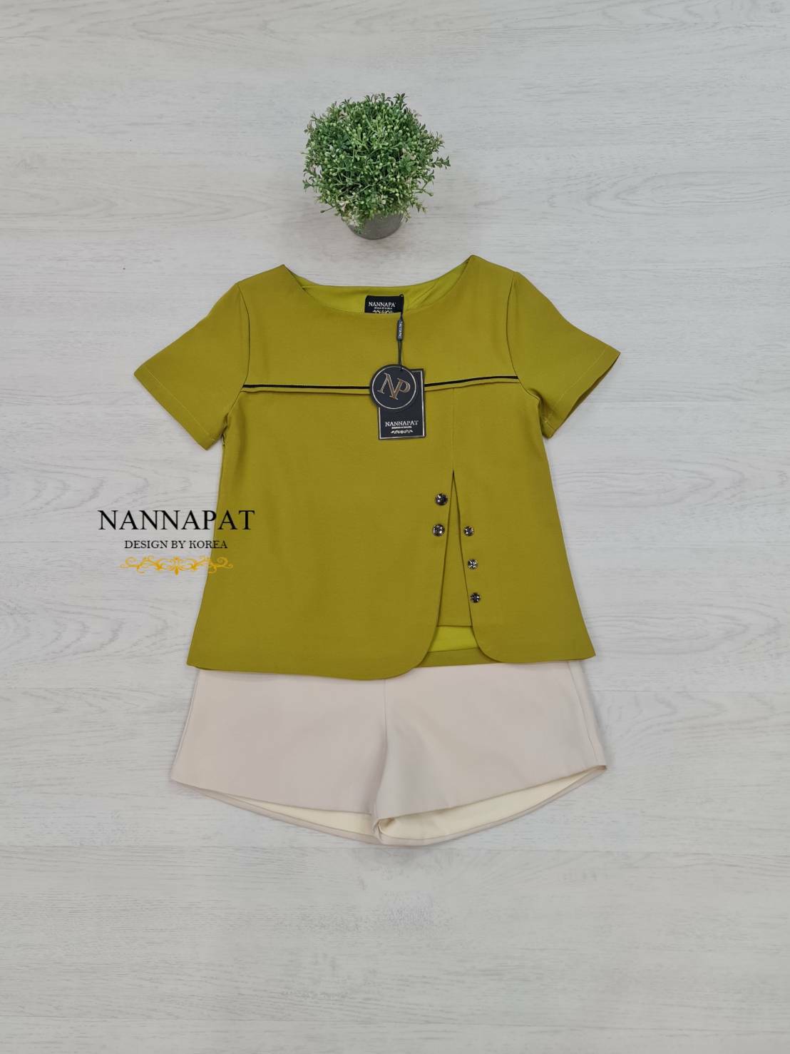 เสื้อซิปข้าง ดีไซน์เก๋ไก๋ แต่งกระดุม