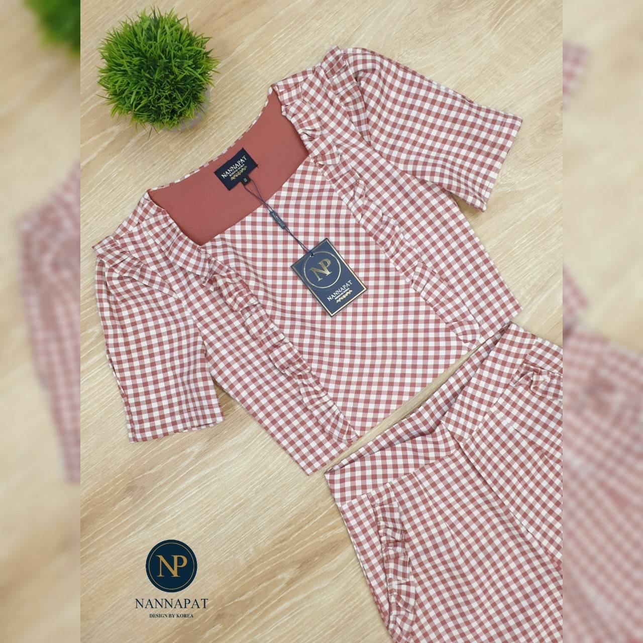 เสื้อซิปหลังแต่งระบาย