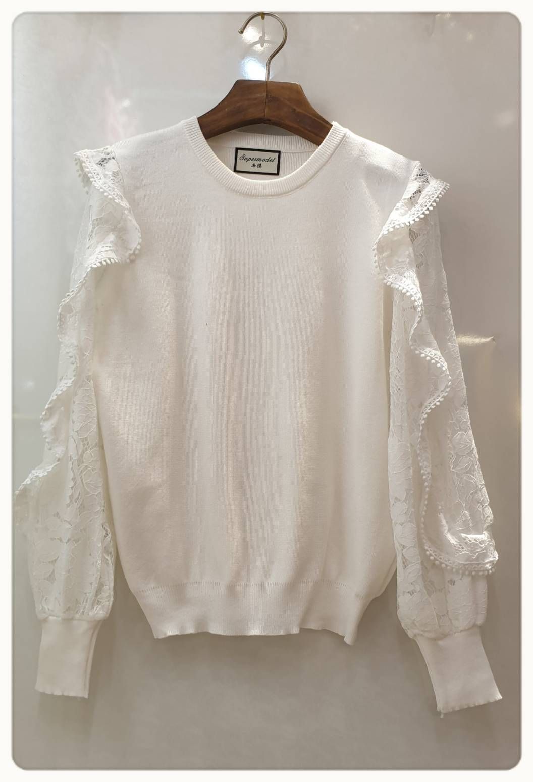 เสื้อทรงปล่อยๆ แขนยาว ปลายแขนเป็นขอบยาง