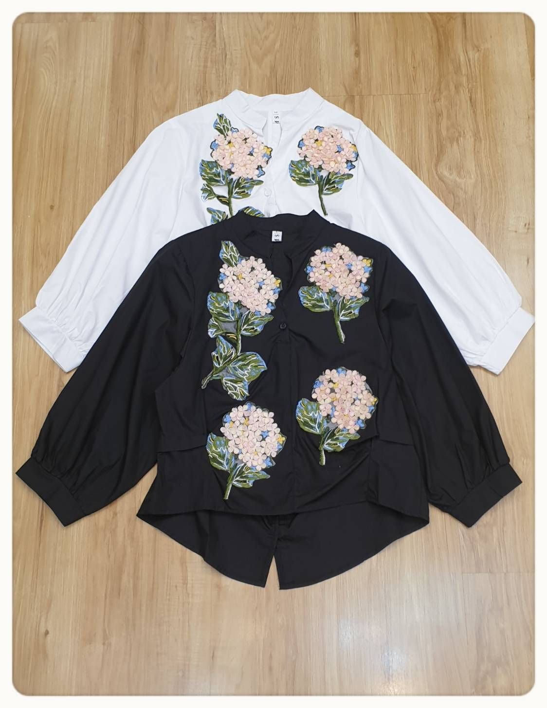 เสื้อเชิ้ตคอจีน ผ่าหน้าทรงคอวีนิดๆ แขนยาวทรงพองๆ