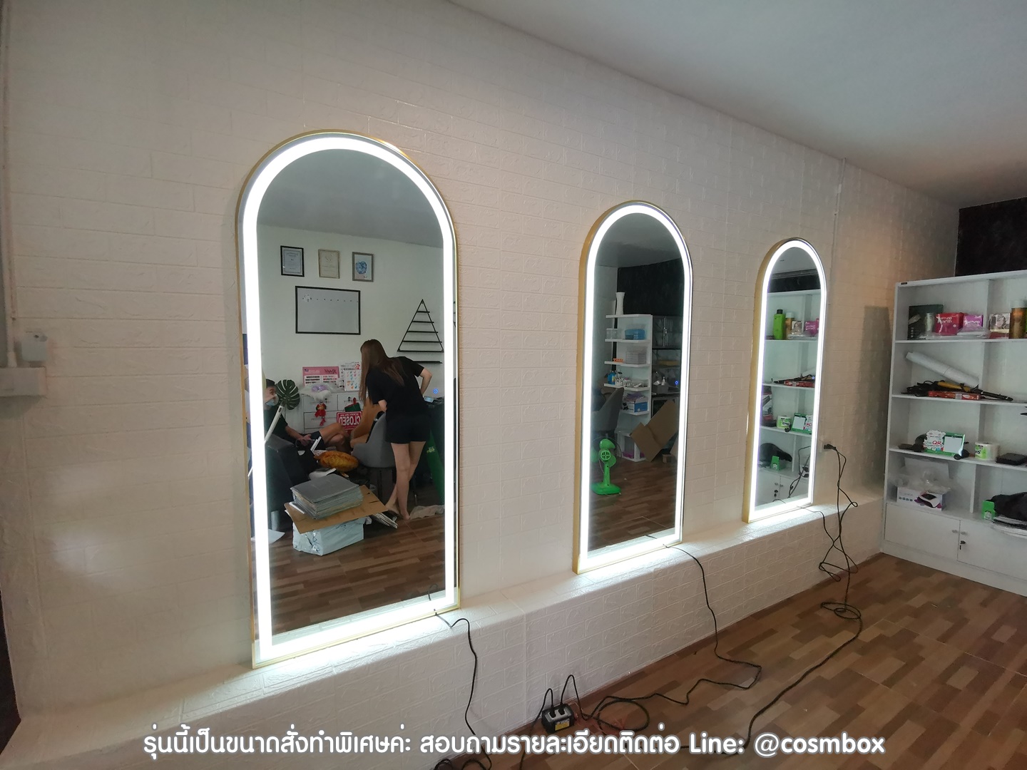 กระจกแต่งหน้า กระจกมีไฟ (ซ่อนไฟ) - 70 x 170 cm. (รุ่นแขวนผนัง) สีทอง ดีไซน์โค้งบน