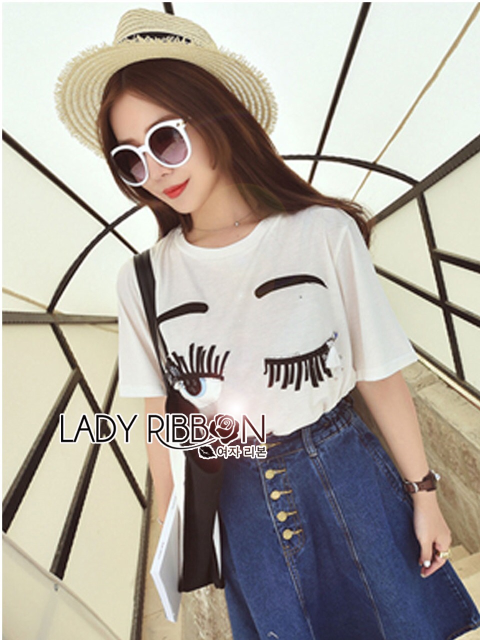 แบรนด์Lady Ribbon's Made 🎀 Lady Merium Art Surreal Eye Embroidered T-Shirt and Denim Skirt Set เซ็ตเสื้อยืดสีขาวประดับตกแต่งลายดวงตาและกระโปรงผ้าเดนิมติดกระดุม เซ็ตนี้เหมาะกับสาวที่มีใจรักในศิลปะ ตัวเสื้อเป็นแนวเซอร์เรียล ประดับ
