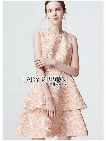 Peachy Lace Dress เดรสผ้าลูกไม้สีพีช