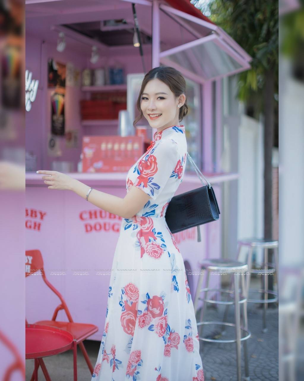 กีเพ้างานซิปหลังพริ้วสวยลายกุหลาบ