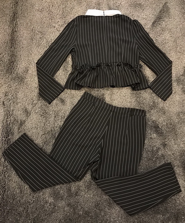 เสื้อลายทาง คอปกสีขาว แขนยาว