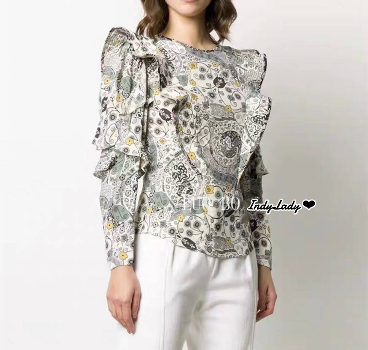 เสื้อแขนยาวแต่งระบาย