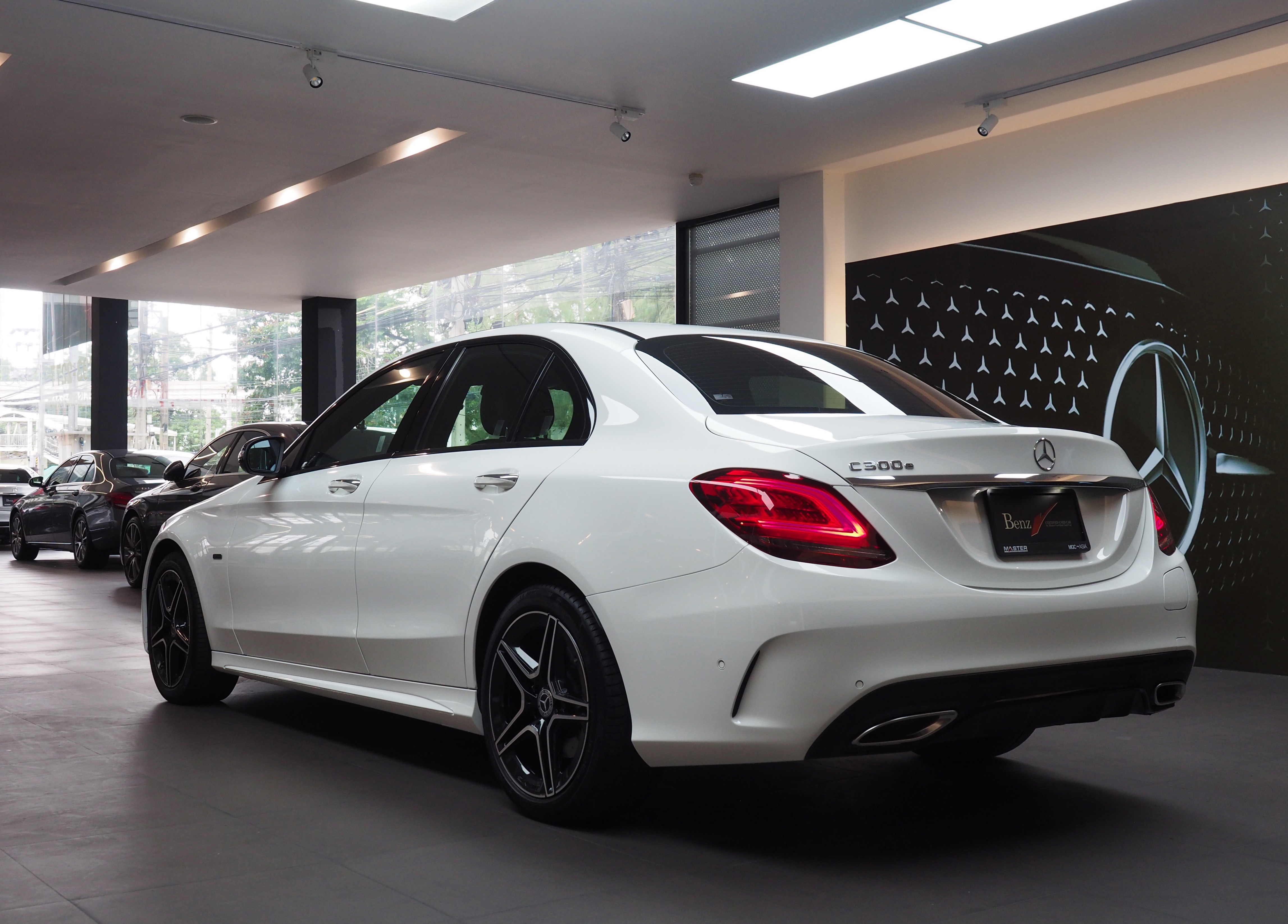 จองแล้ว C300e AMG Sport Plug in Hybrid W205