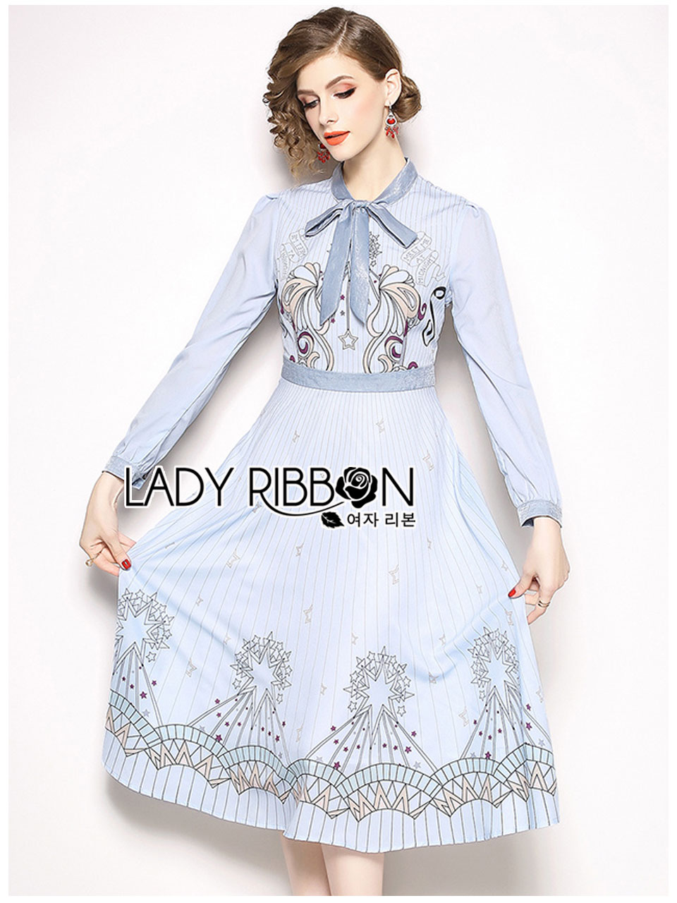 Ribbon Dress เดรสสั้นสีฟ้าอ่อนพิมพ์ลายทางและลายดาว