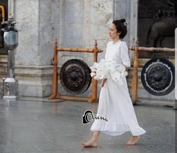 เสื้อลูกไม้ระบายแขนยาวเลยข้อศอก