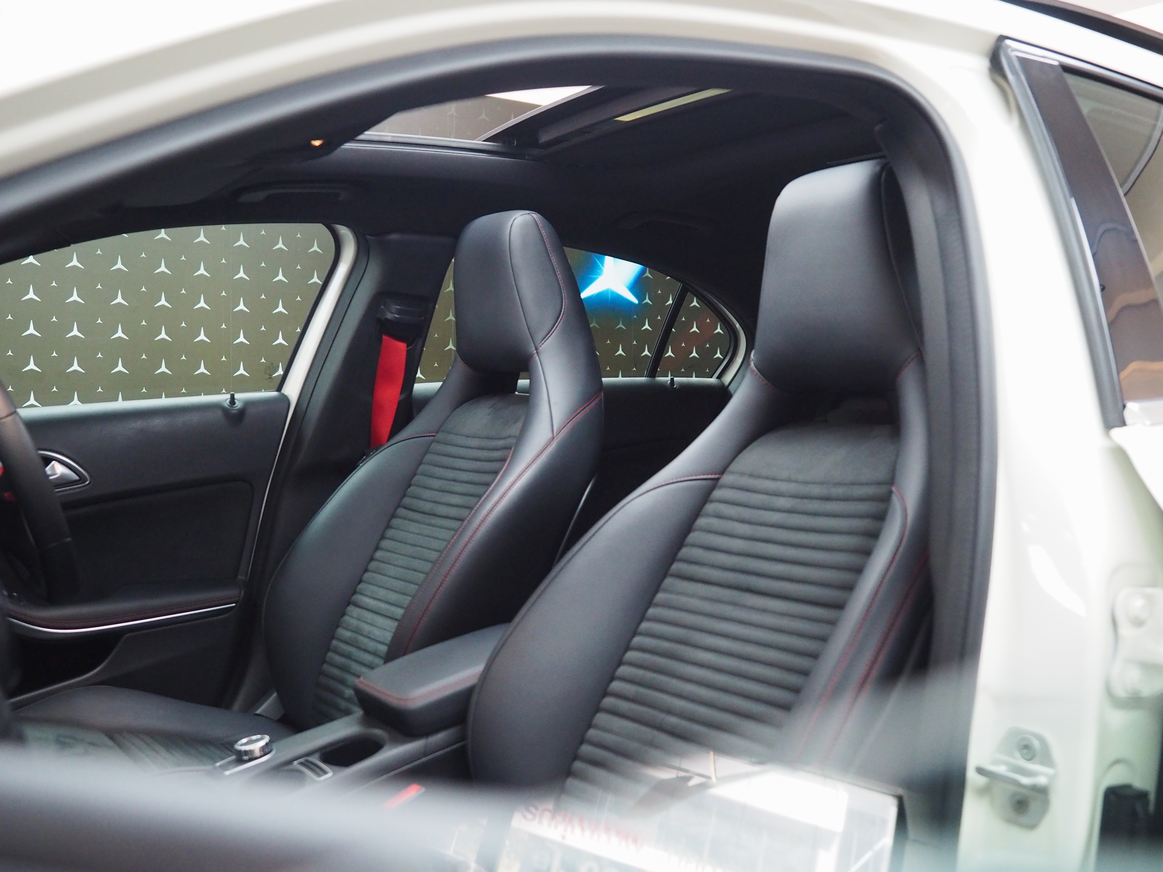 จองแล้ว A250 AMG Sport W176