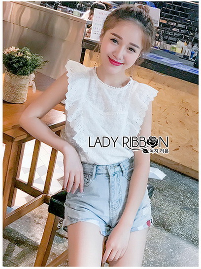 เสื้อแขนกุดผ้าคอตตอนสีขาวปักลายตกแต่งระบาย