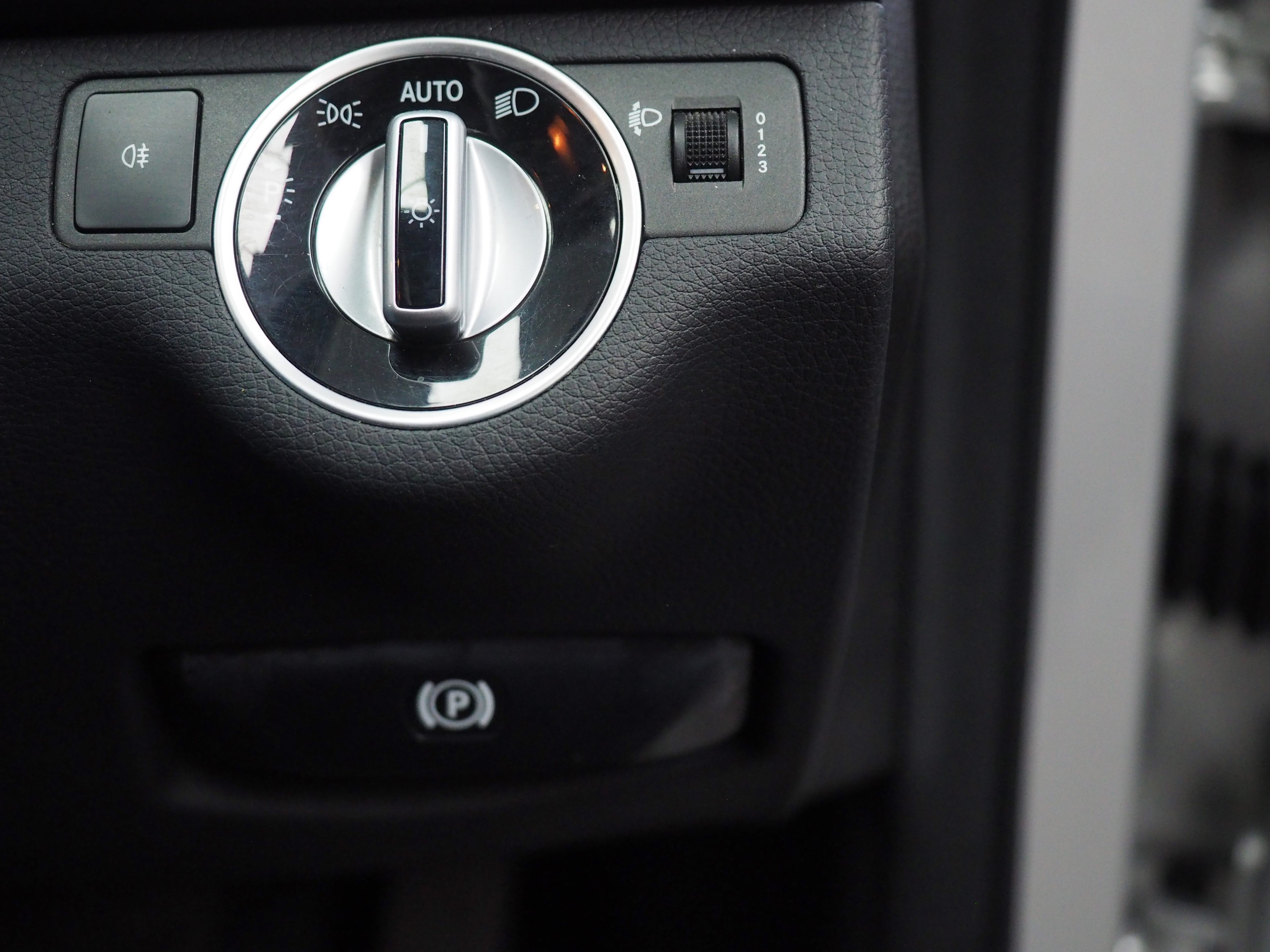 จองแล้ว C200 CGI Style W204