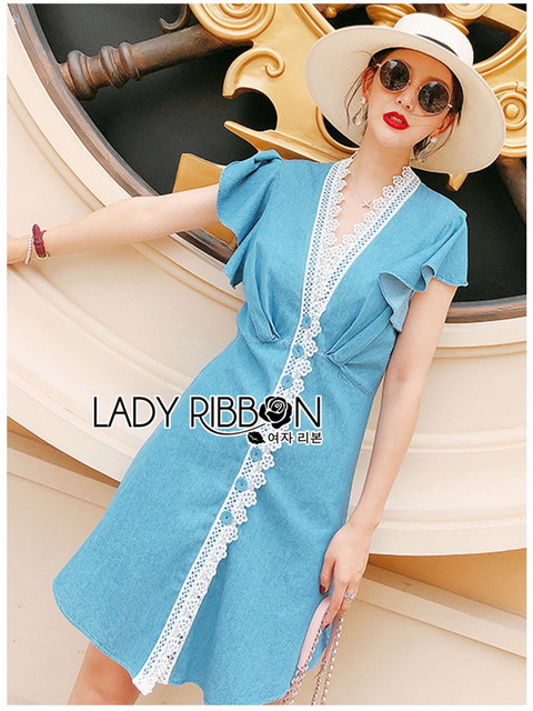 เดรสผ้าเดนิมเนื้อนิ่มตกแต่งลูกไม้สีขาว