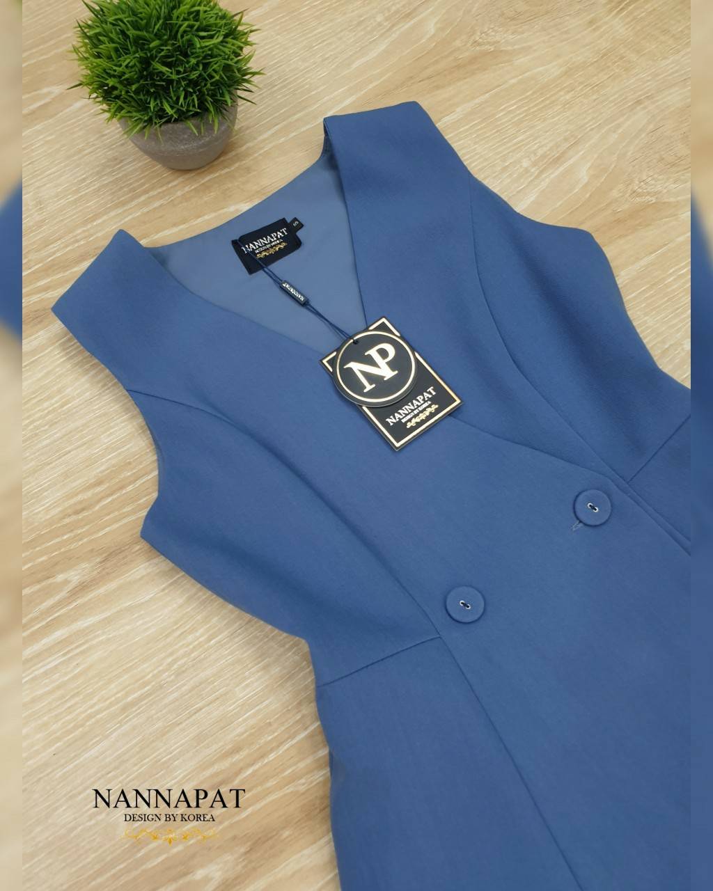 เสื้อแขนกุดกระดุมหน้า กางเกงทรง