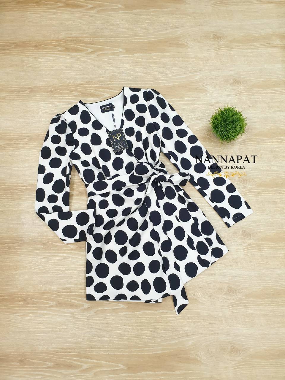 เพลสูทติดกระดุมหน้าพร้อมสายผูกเอว