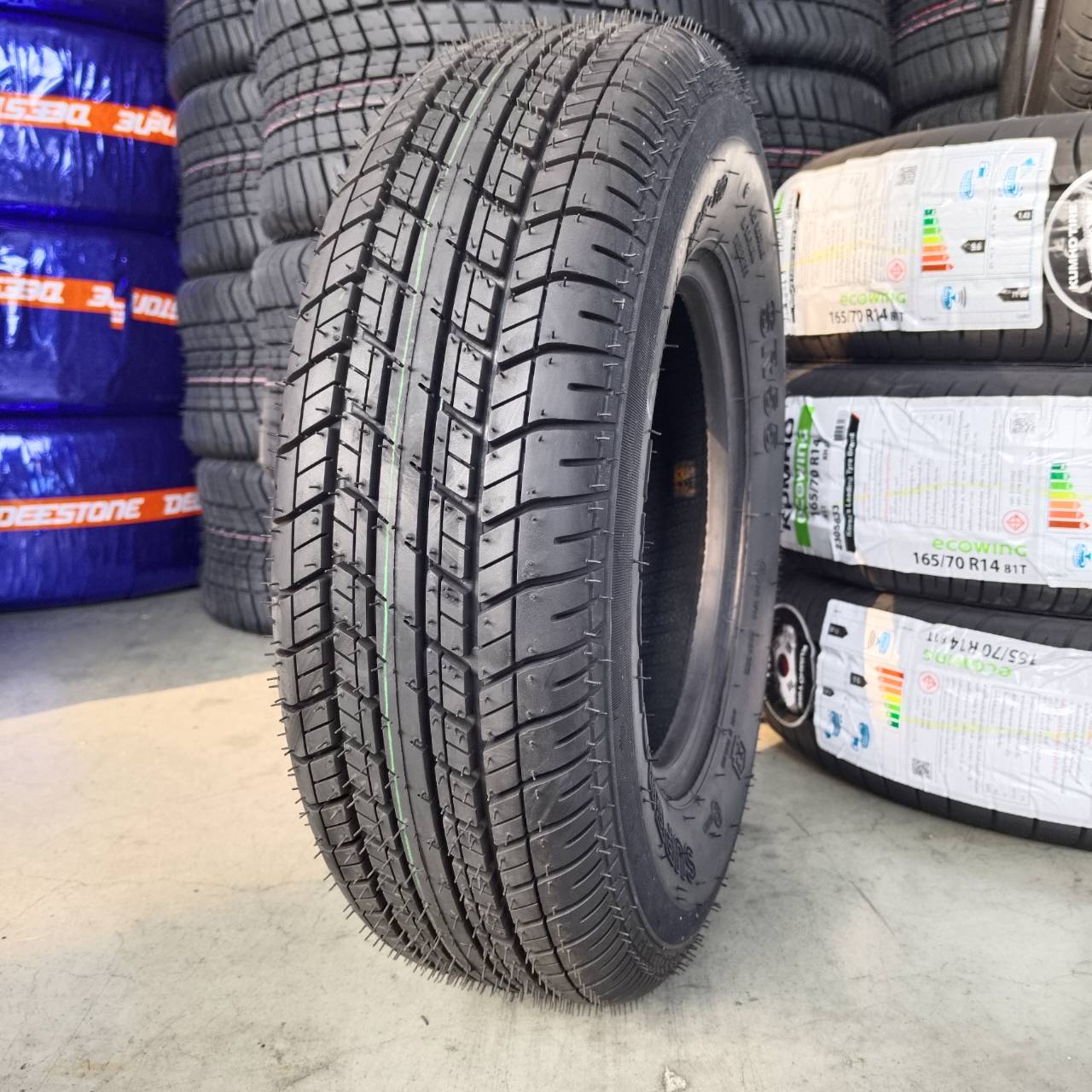 ยางรถตุ๊กๆ ยางรถพ่วงข้าง ยางรถกะป้อ ขนาด 155-10 รุ่น SR55 6PR ชนิด TL ยี่ห้อ SUPERSTONE