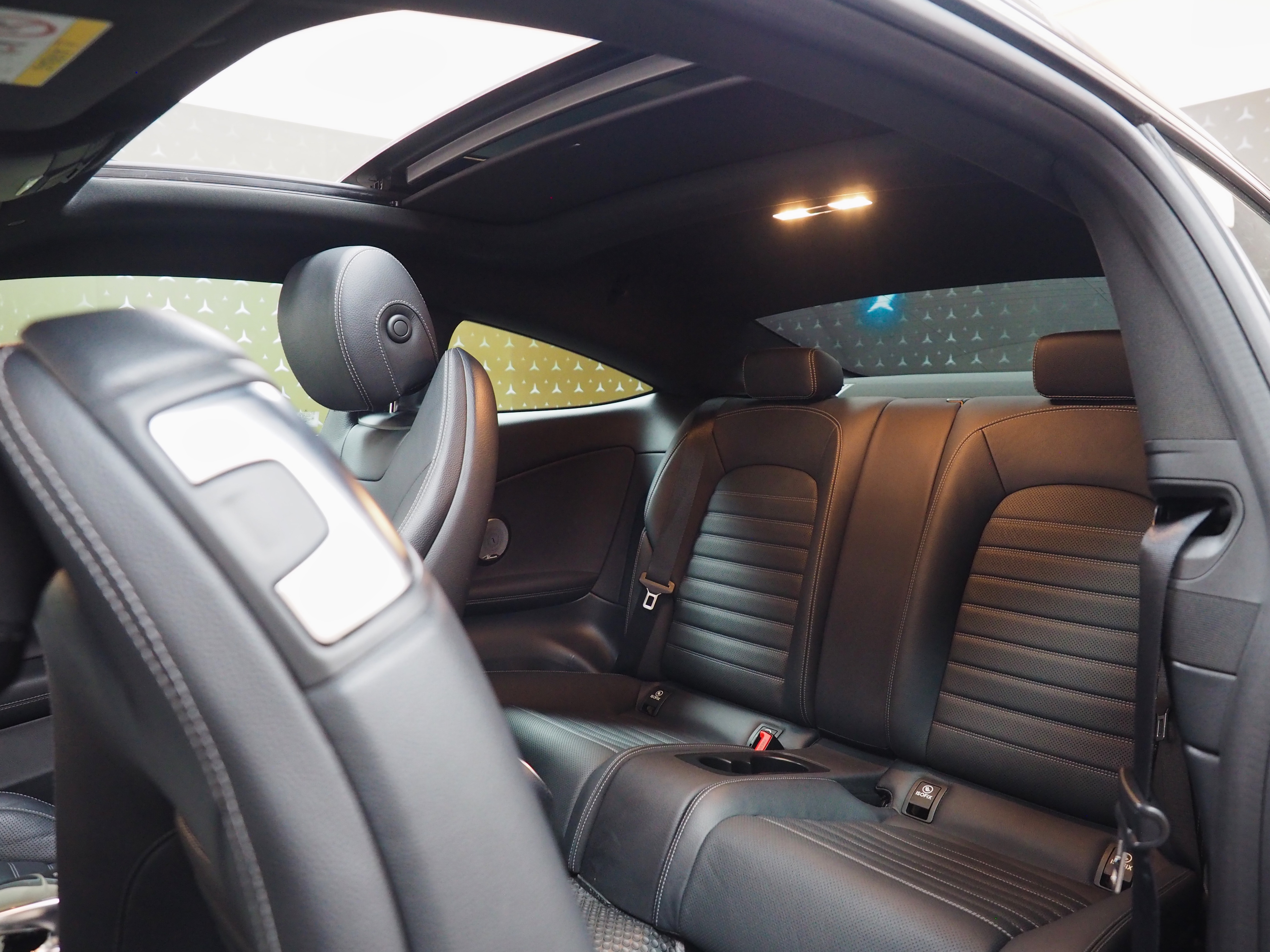 จองแล้ว C200 Coupe AMG Dynamic W205