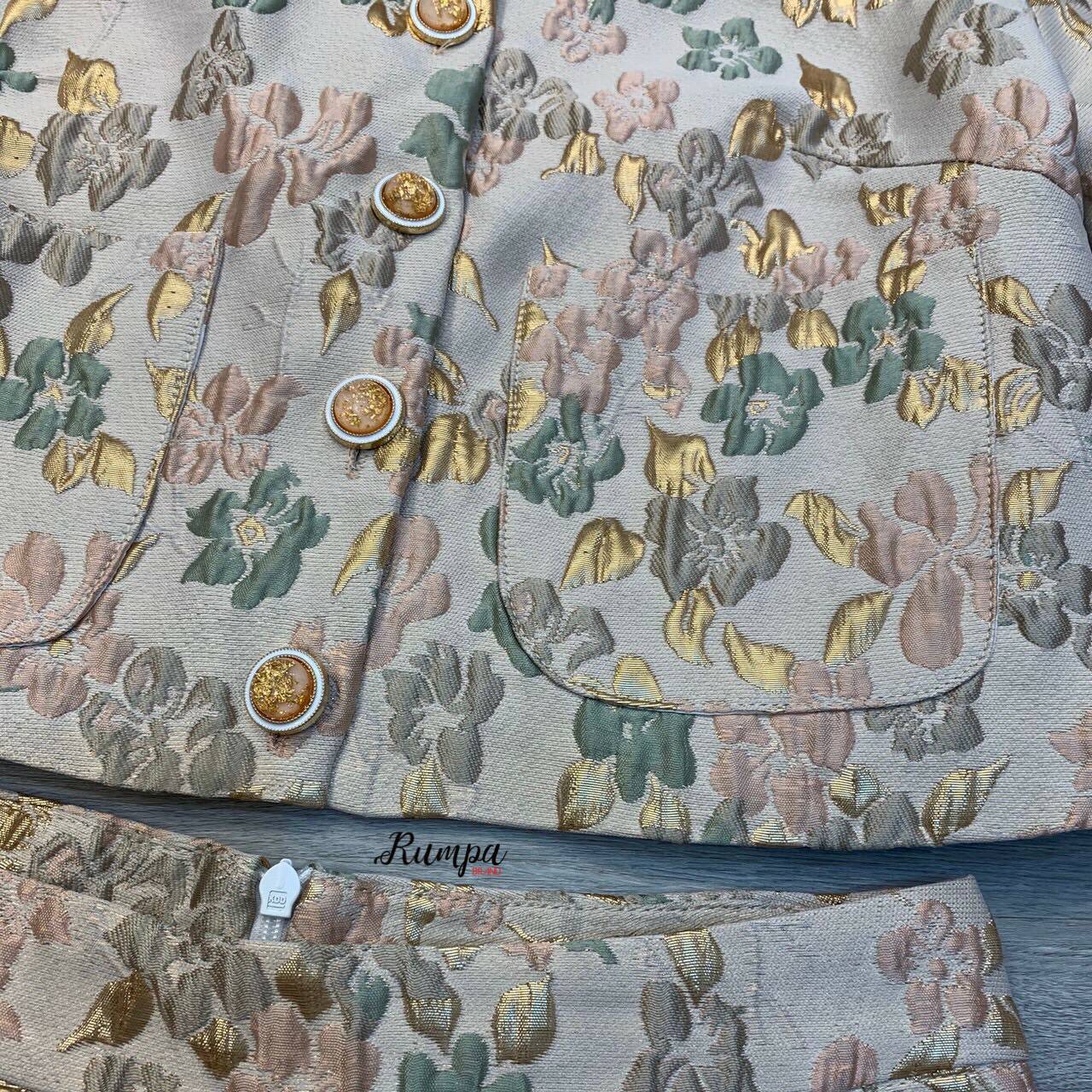 เสื้อมินิเบเซอร์กางเกงขาสั้น