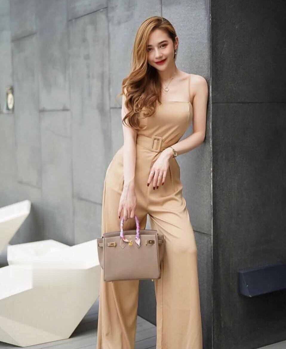 จั้มสูทสายเดี่ยว มาพร้อมเข็มขัด