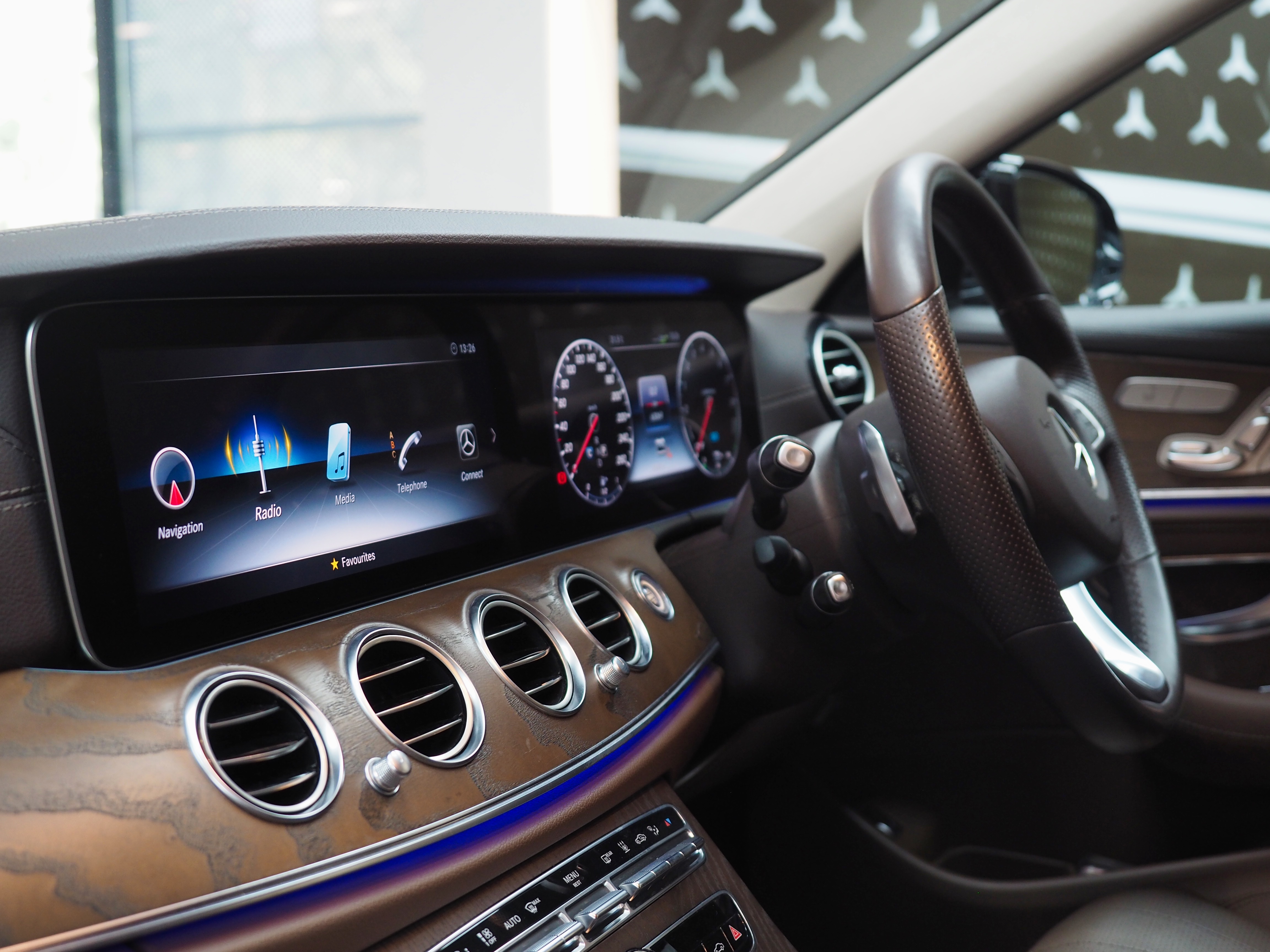 จองแล้ว E350e Exclusive Plug In Hybrid W213