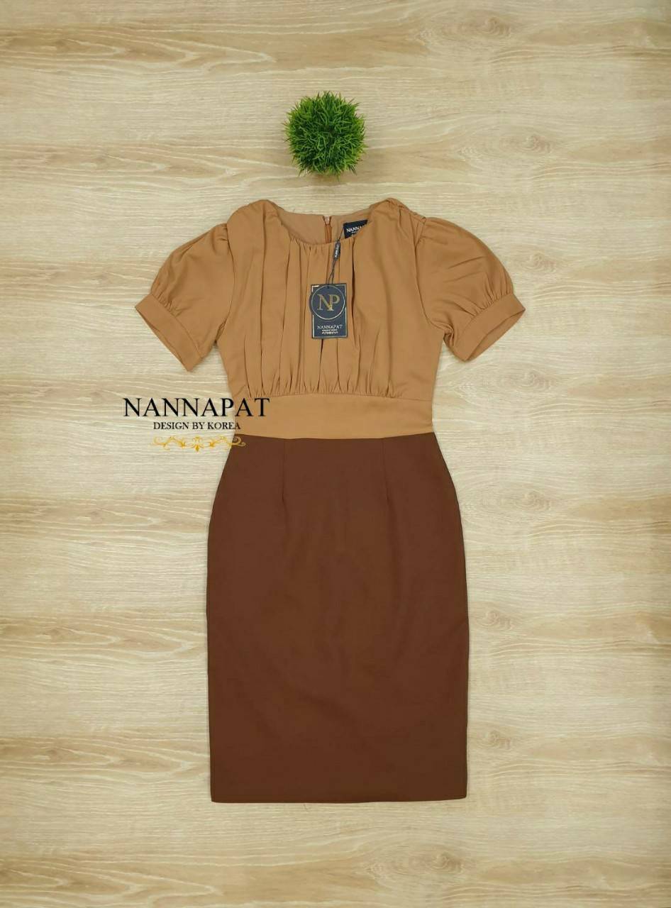 ชุดเดรสเข้ารูปเก็บทรงสวย