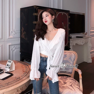 เสื้อทรงคอวีป้ายเฉียงข้างผูกโบว์ที่เอว ปกระบาย