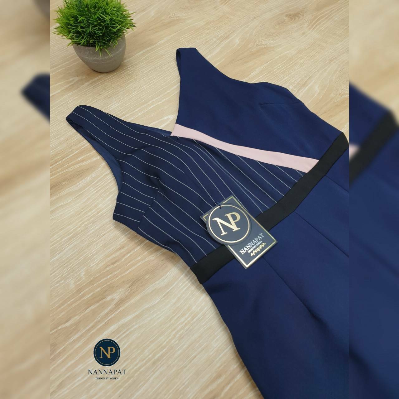 จั้มสูทสีกรมขายาว