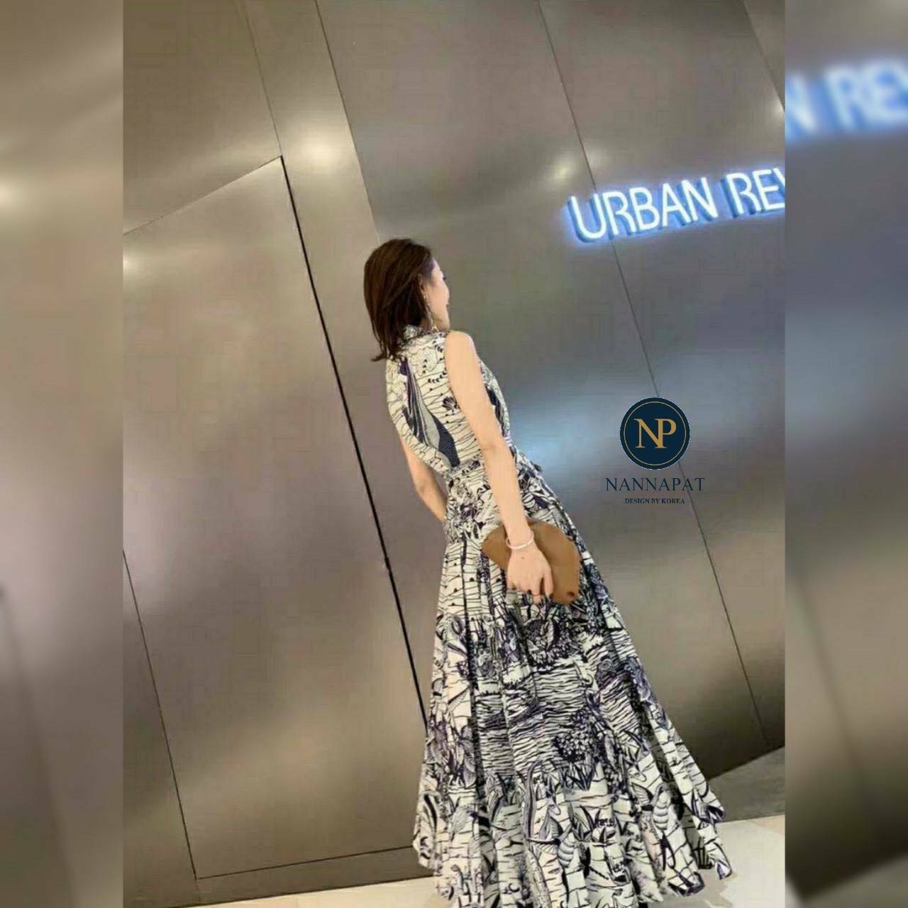 เสื้อแขนกุดหระดุมหน้า กางเกงขาบาน