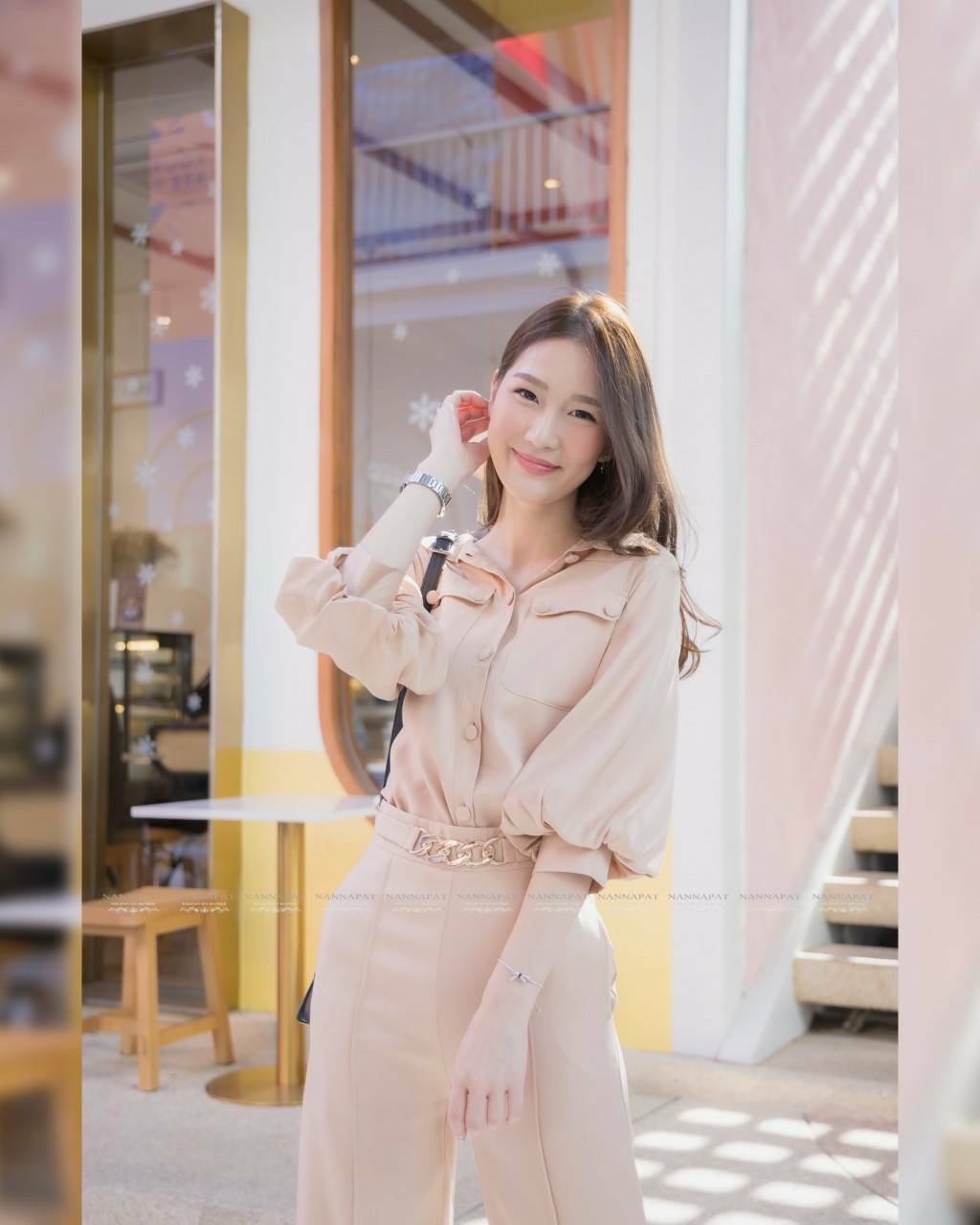 เสื้อคอปกกระดุมหน้า มีกระเป๋า กางเกงขาบาน