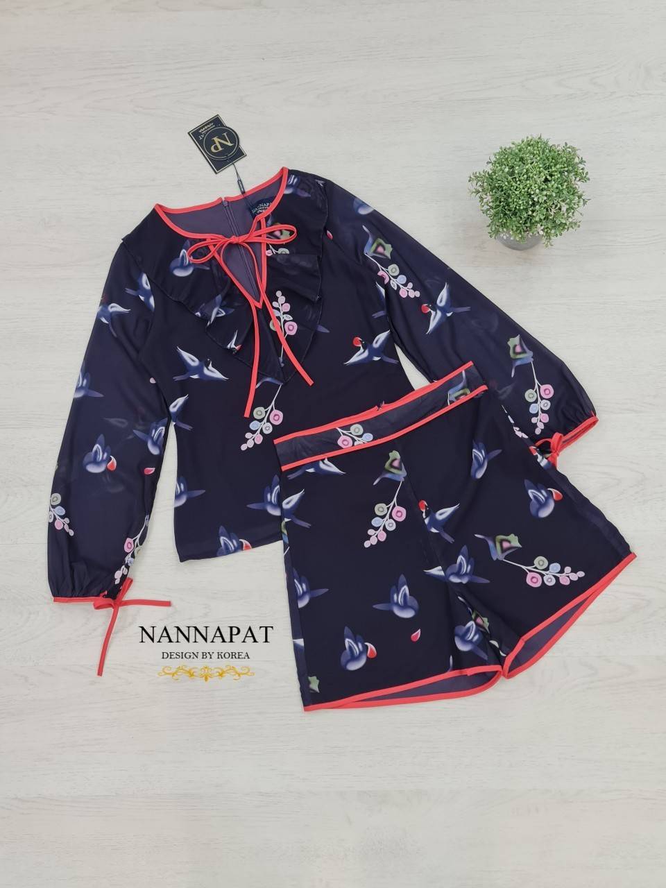 เสื้อซิปหลัง แต่งระบายอก ผูกโบว์