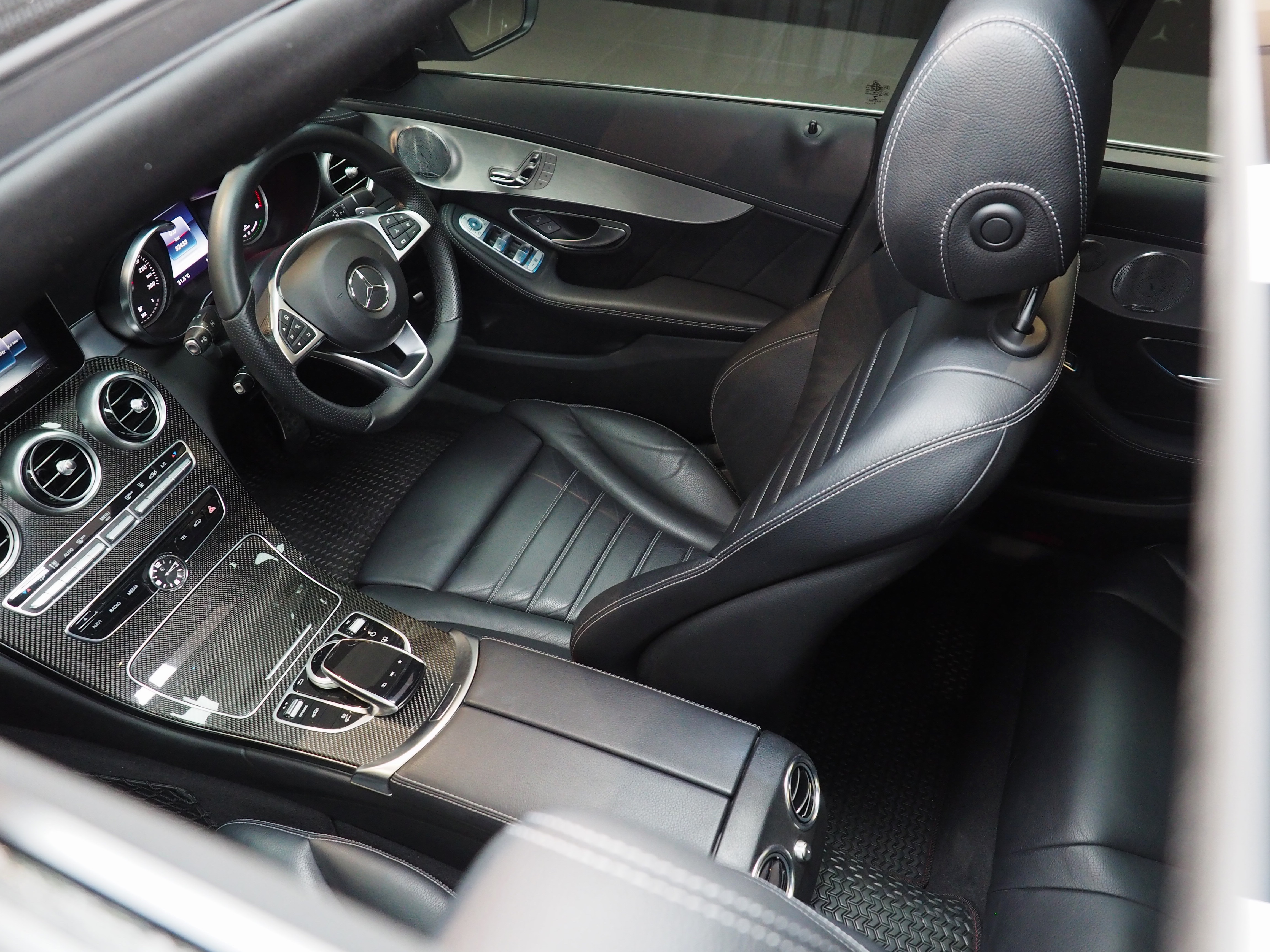 จองแล้ว C350e AMG Plug in Hybrid W205