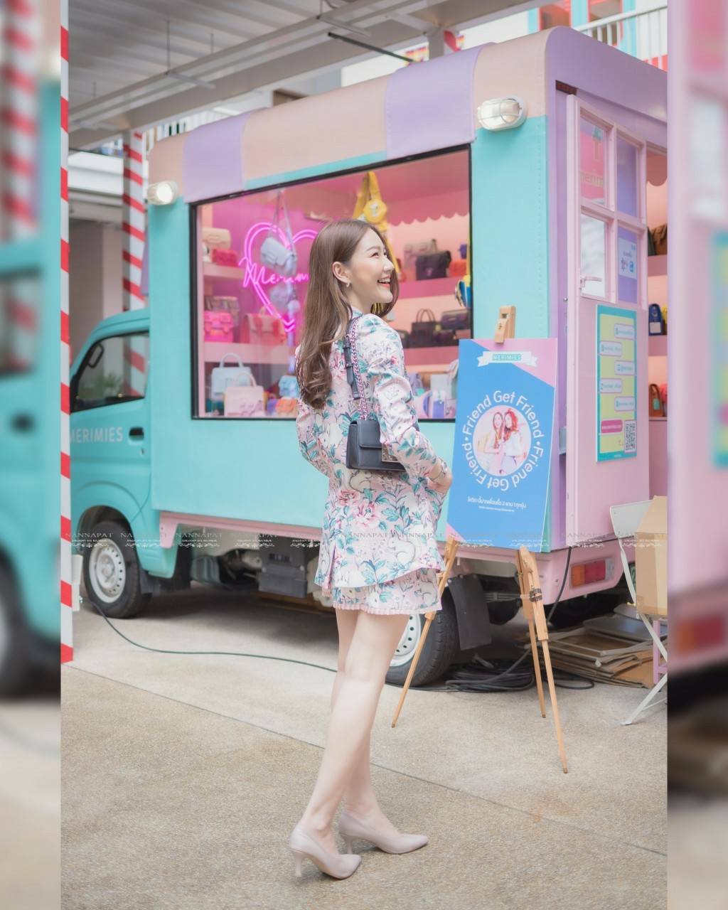 เสื้อสูทคลุมแขนยาวมีกระเป๋าสองข้าง