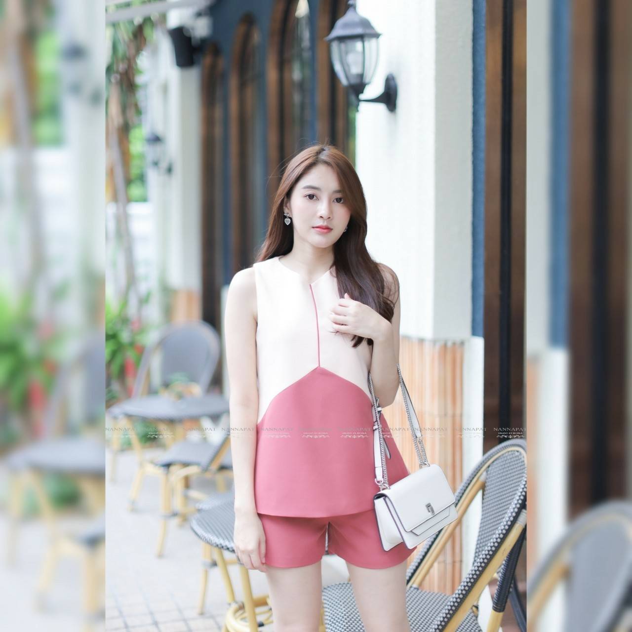 ตัวเสื้อซิปหลังตัวทูโทน