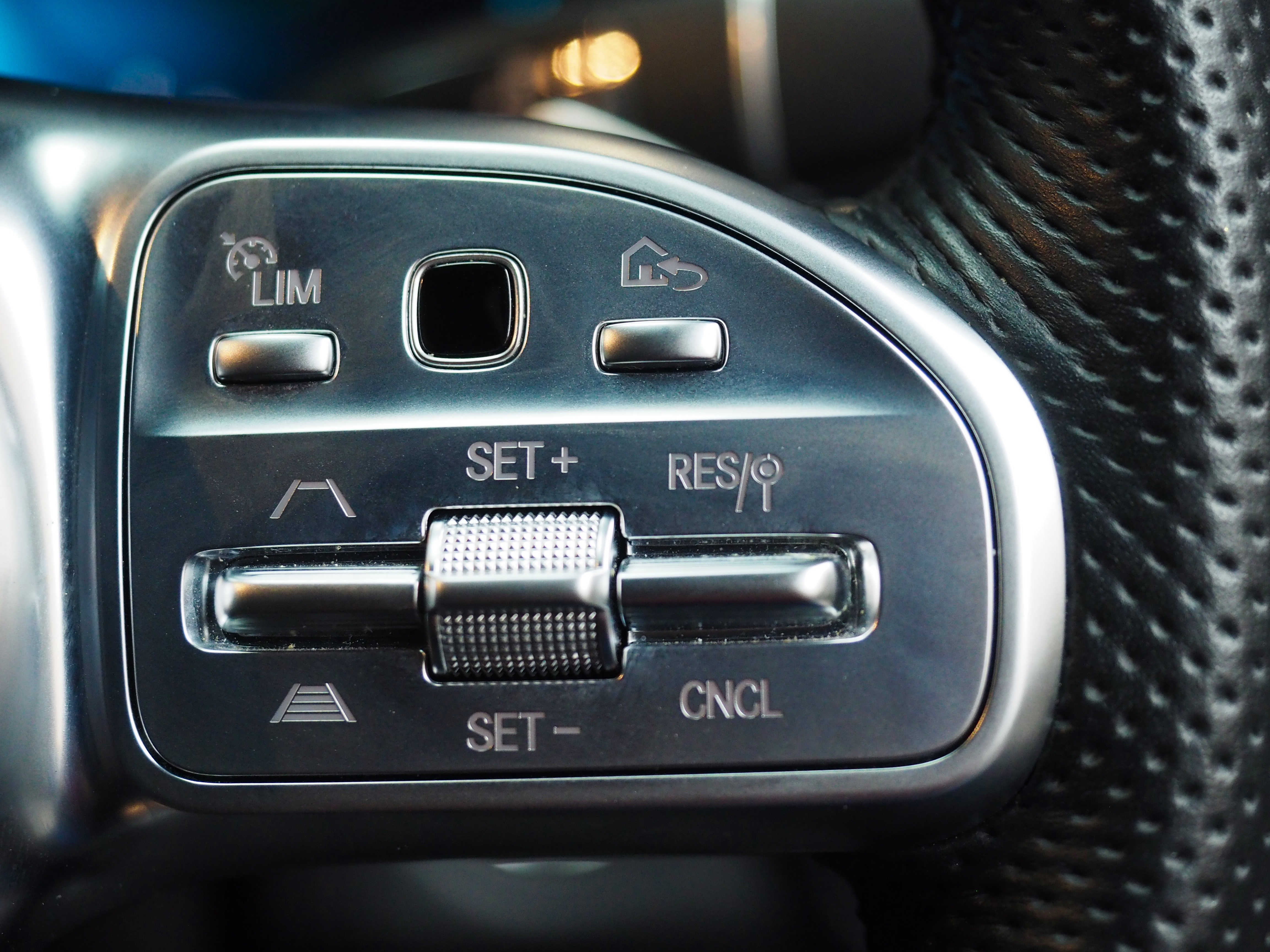 จองแล้ว C220d AMG Dynamic W205