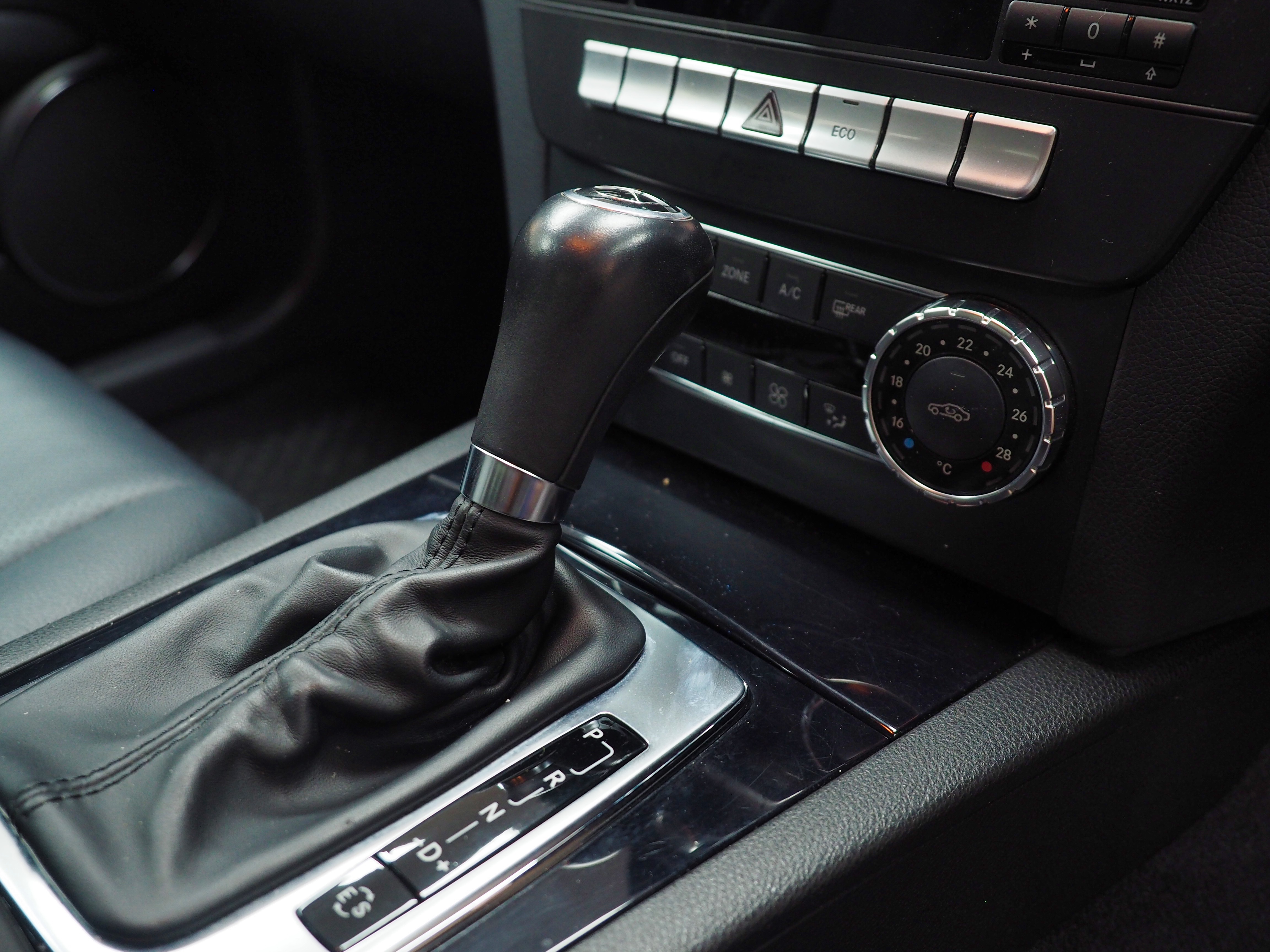 จองแล้ว C200 CGI W204