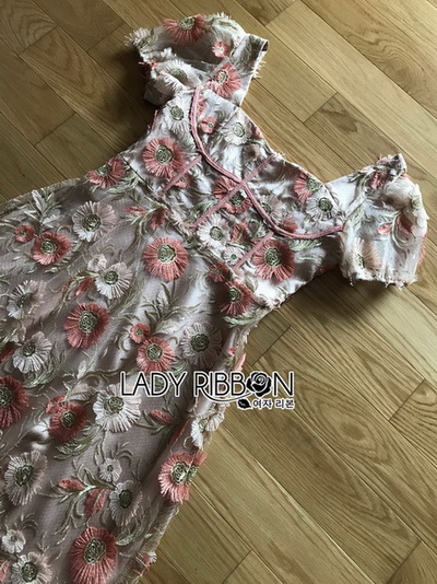 Lace Dress เดรสผ้าลูกไม้ทอลายดอกเดซี่สีพีช