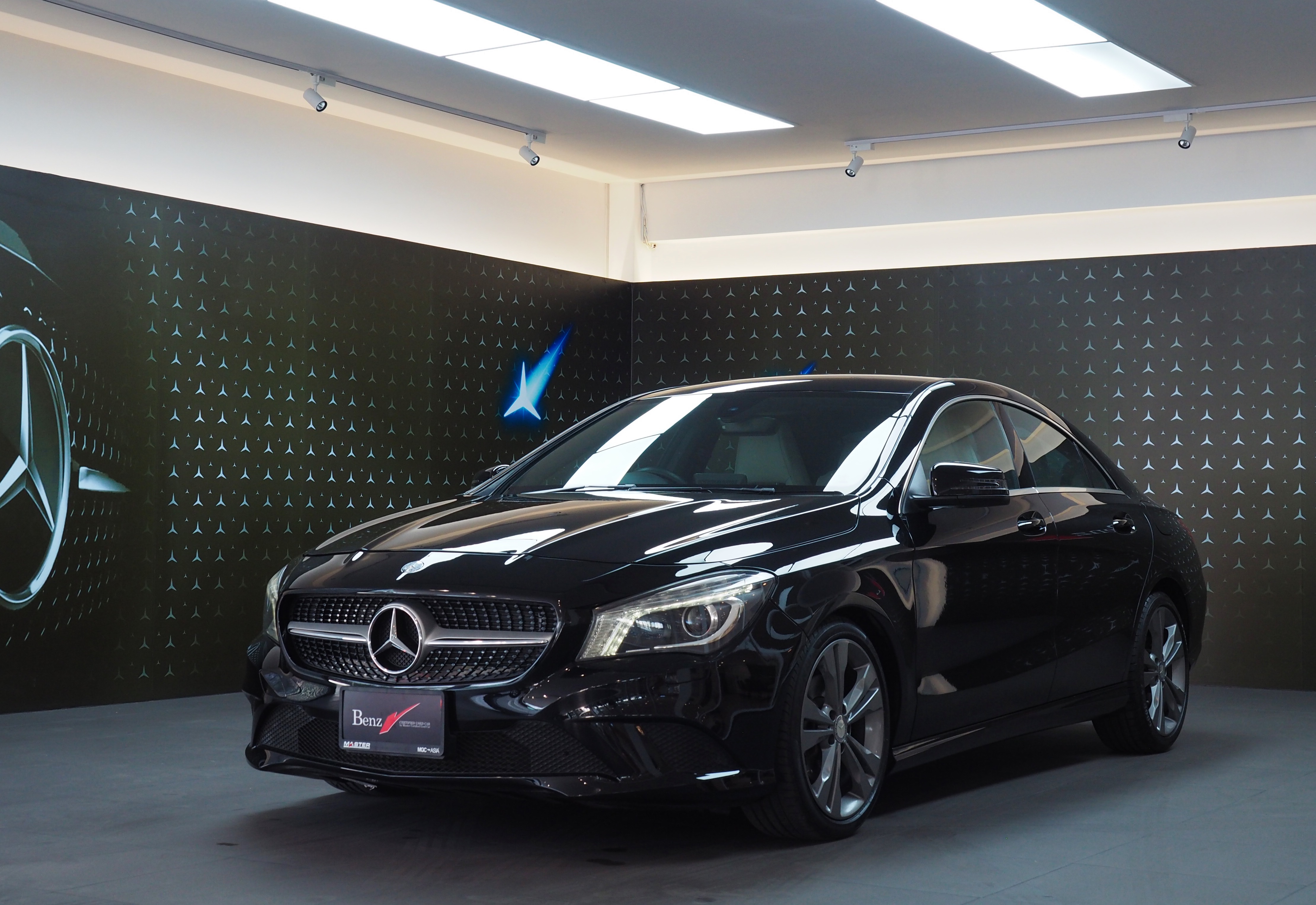 จองแล้ว CLA200 Urban W117