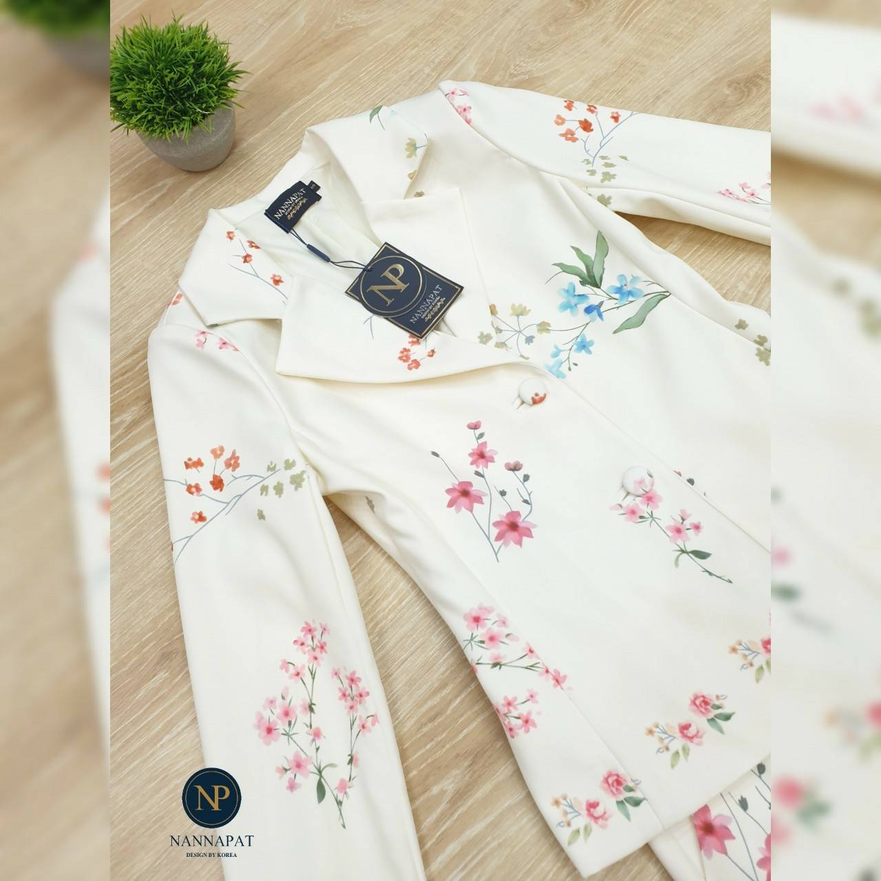 เสื้อทรงสูทกระดุมหน้าพร้อมกางเกง