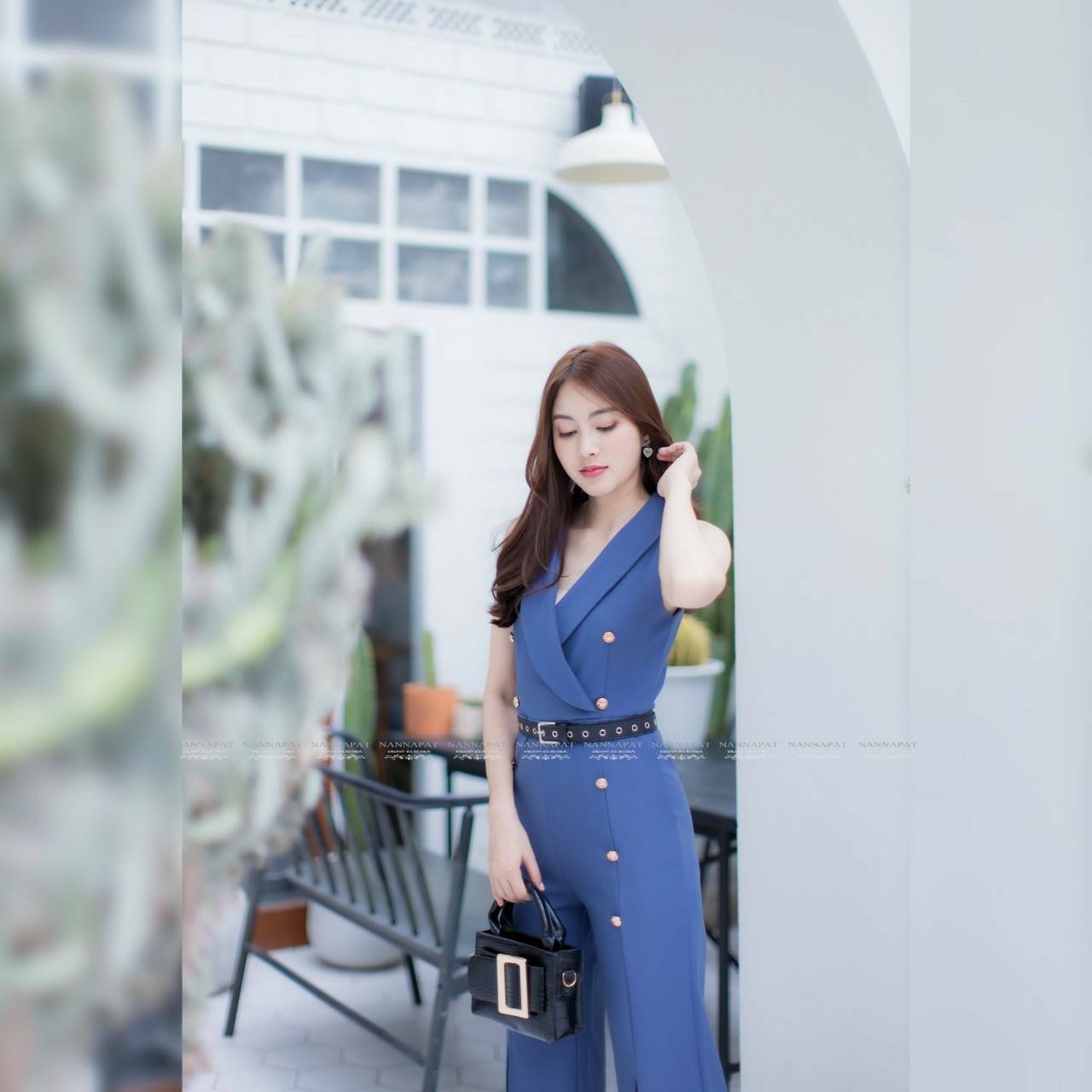 จั้มสูทแต่งกระดุมกางเกงผ่าหน้า