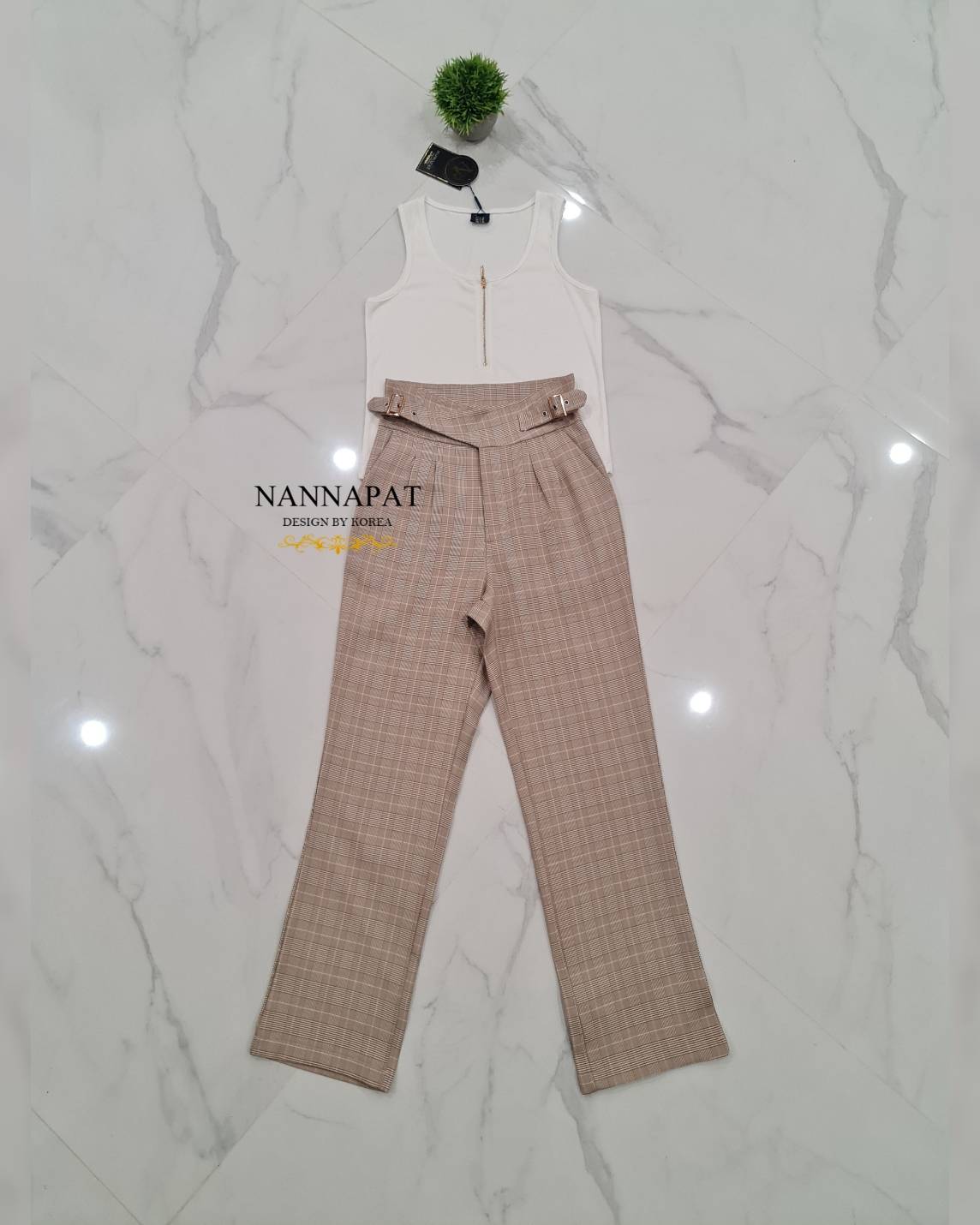 เสื้อผ้ายืดหนานุ่มแต่งซิปด้านหน้า