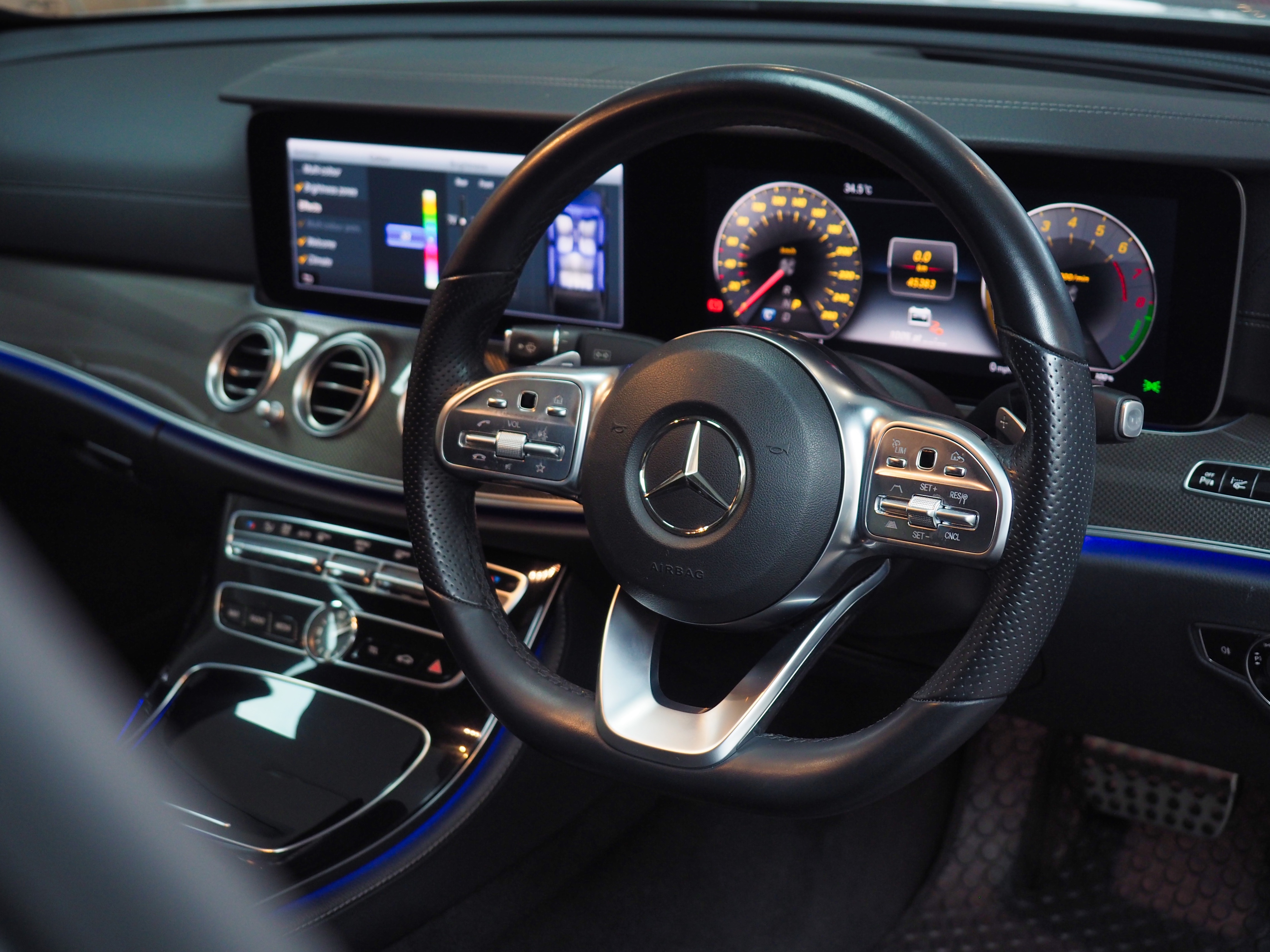 จองแล้ว E350e AMG Plug in Hybrid W213