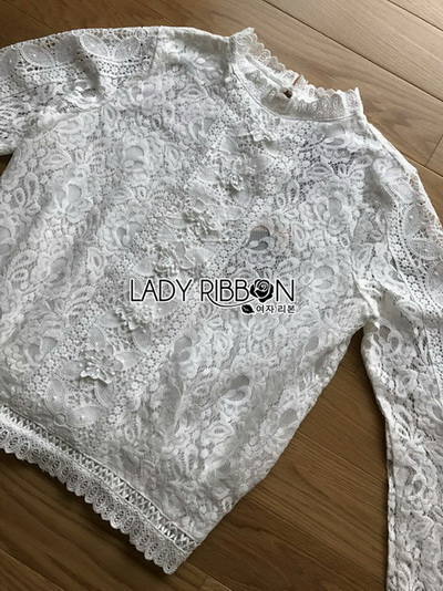 With Lace Blouse เสื้อผ้าลูกไม้แขนยาวสีขาว