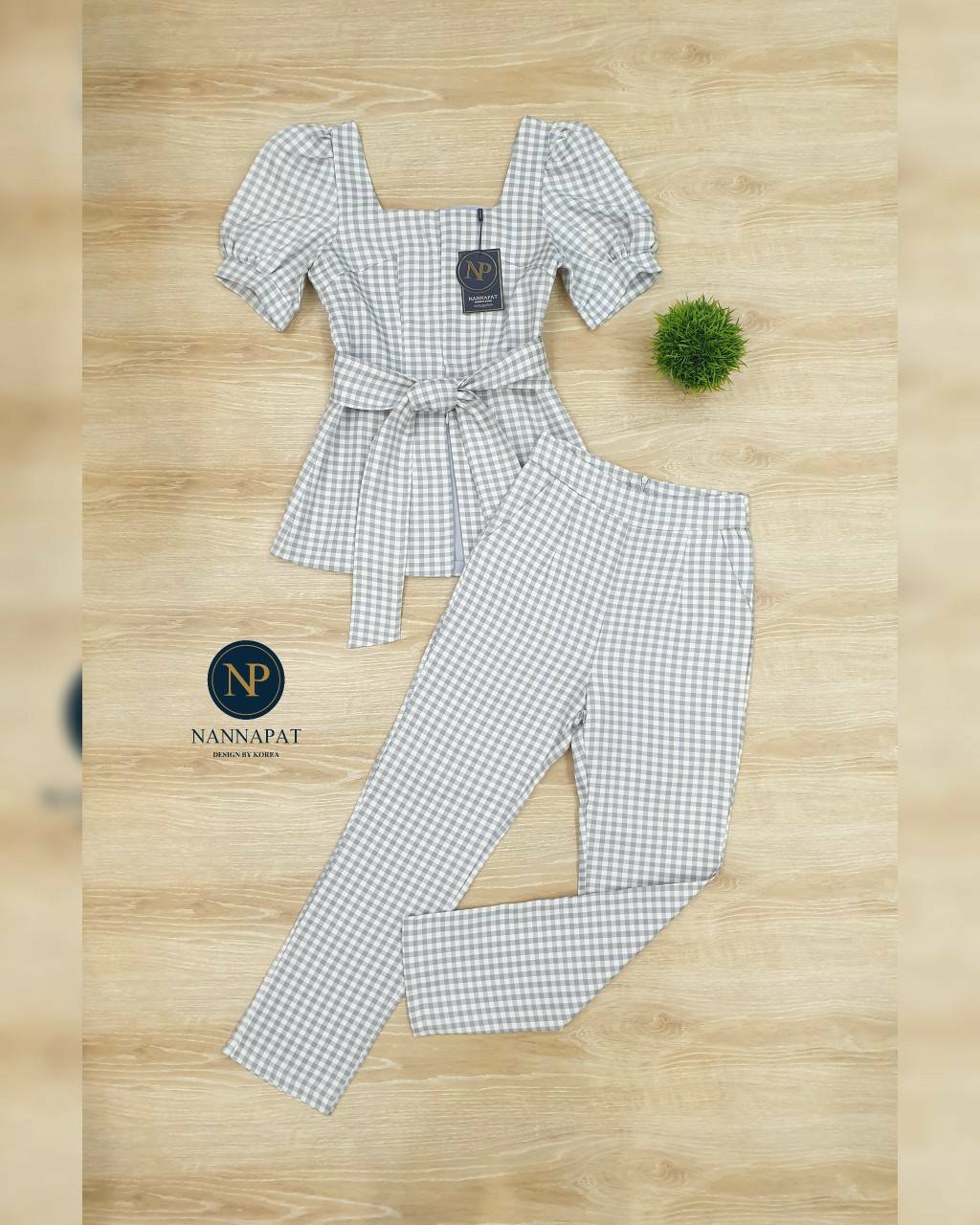 เสื้อซิปหลัง แต่งซิปหน้า