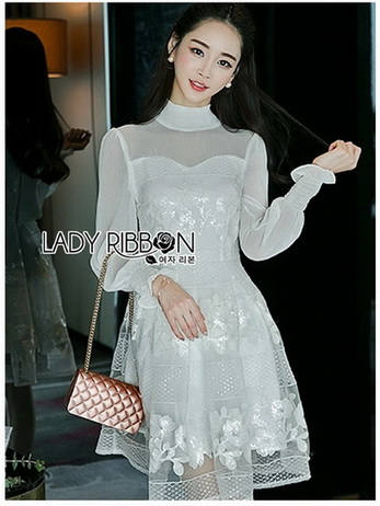 เดรสผ้าชีฟองสีขาวตกแต่งงาน