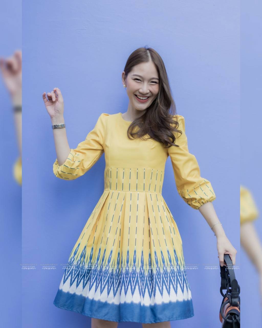 เดรสซิปหลังสีสวยสดลายเส้นคมชัด